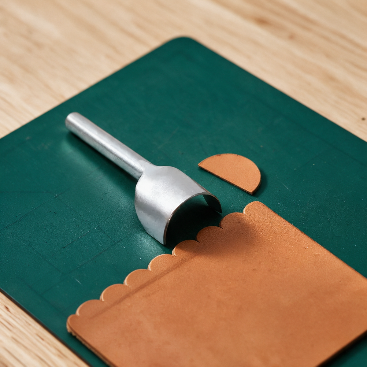 round punches set usecase wallets
